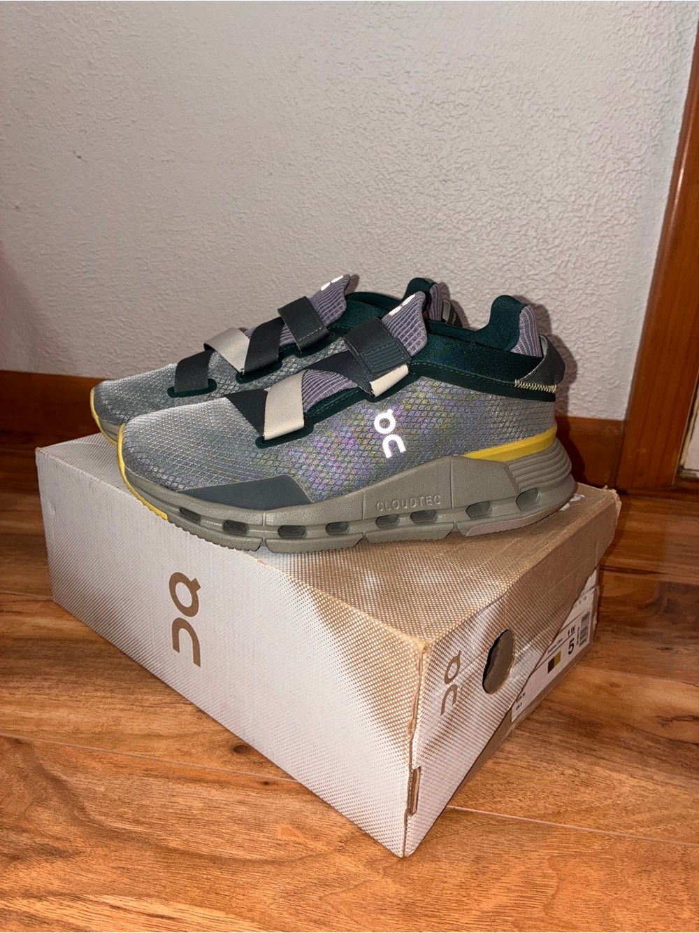 NEW On Cloud Women’s Cloudnova Wrap Athletic Sneaker Shoe - size 5